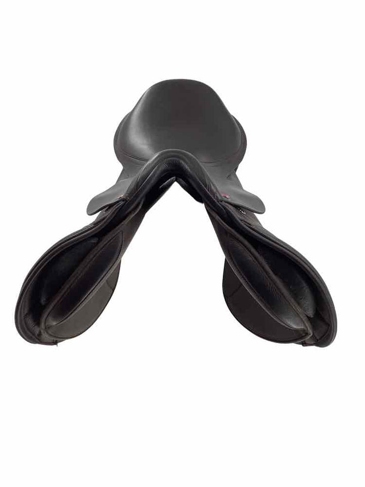 17" Thorowgood used close contact saddle B