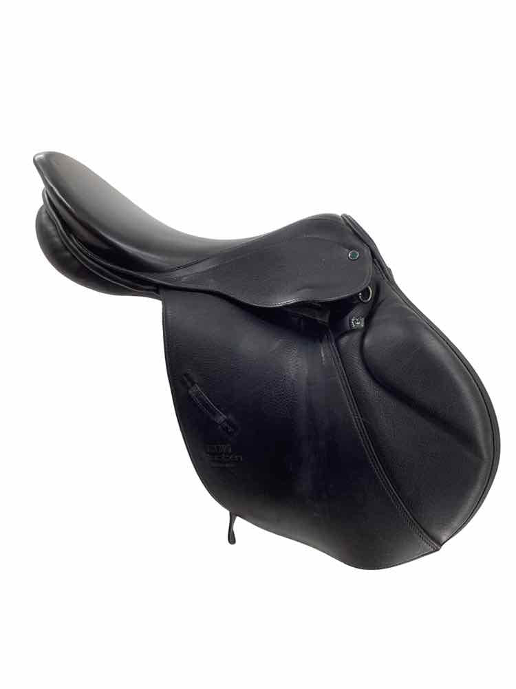 17" Stubben used close contact saddle B has cover