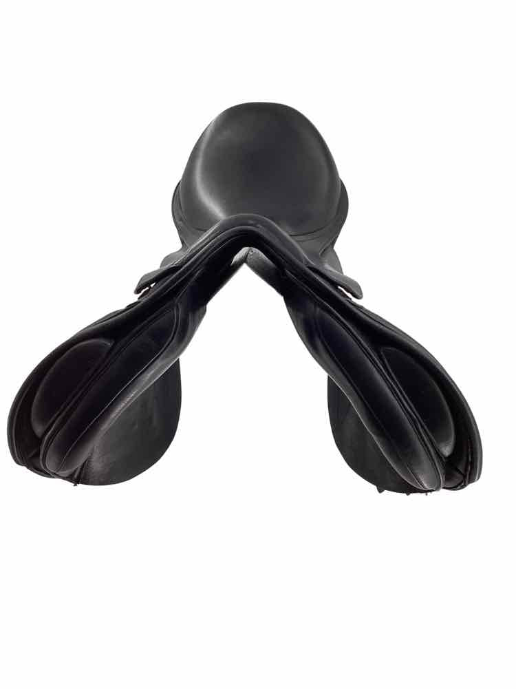 18" Kent Masters used all purpose saddle B