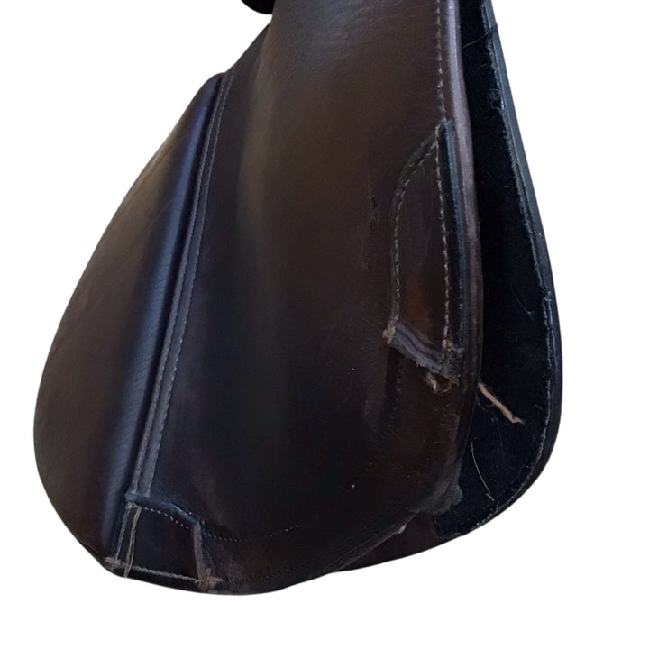 17.5" M. Toulouse Lucia II Wide Used Hunter/Jumper Saddle - H