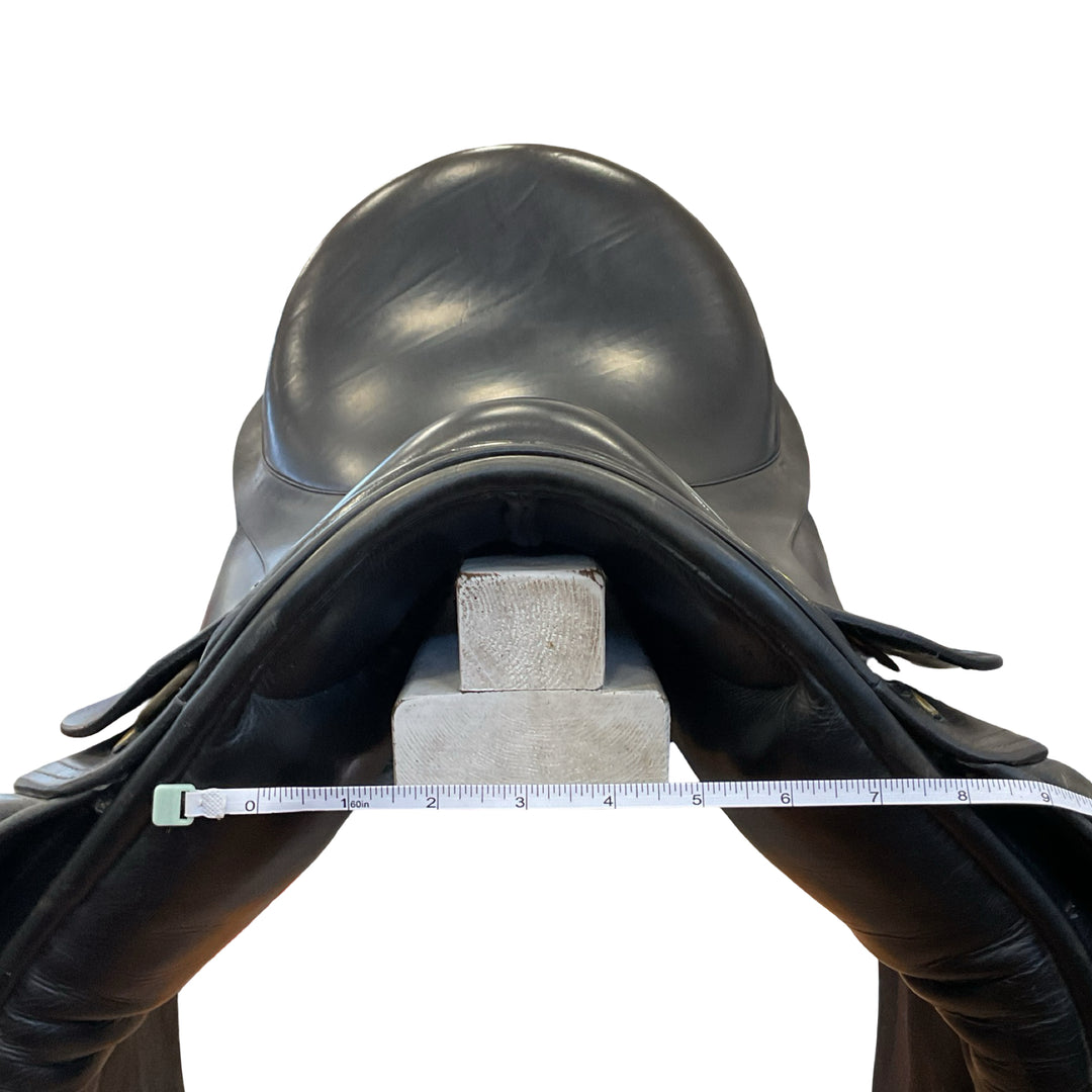 17.5" Cliff Barnsby The USDF Wide Used Dressage Saddle