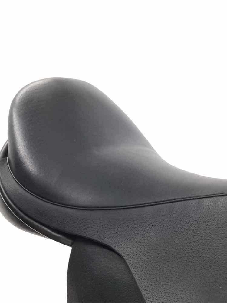 17" Black Country used close contact saddle