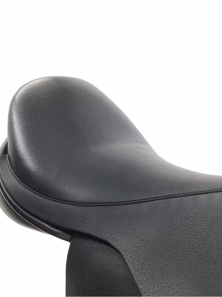 17" Black Country used close contact saddle
