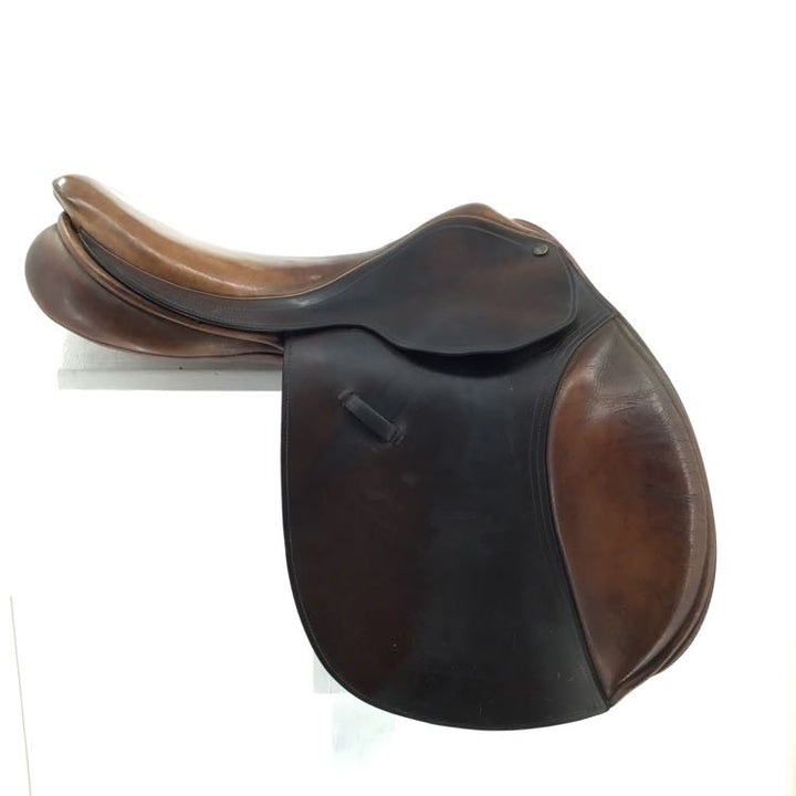 17.5" County used close contact saddle B