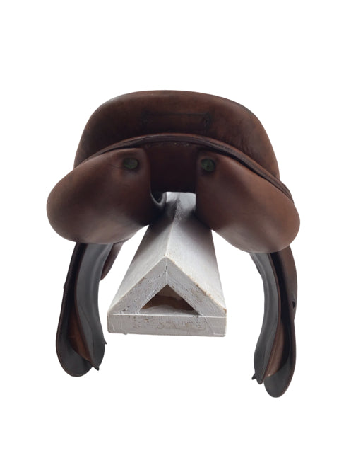 16.5" Devoucoux used close contact saddle B