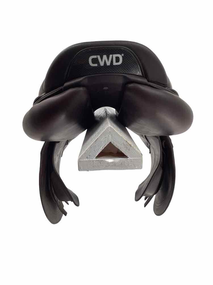 18" CWD used hunter jumper saddle