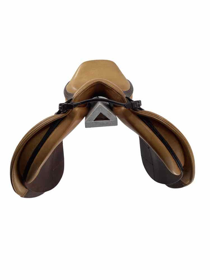 16.5" M Toulouse used close contact saddle