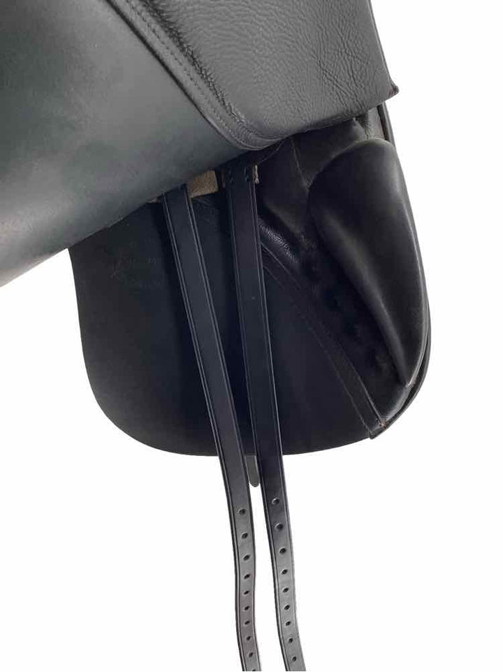 18" FerdiWeischnberg used dressage saddle B