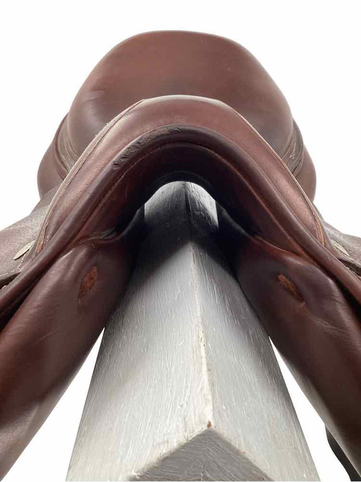 17" Arion close contact saddle