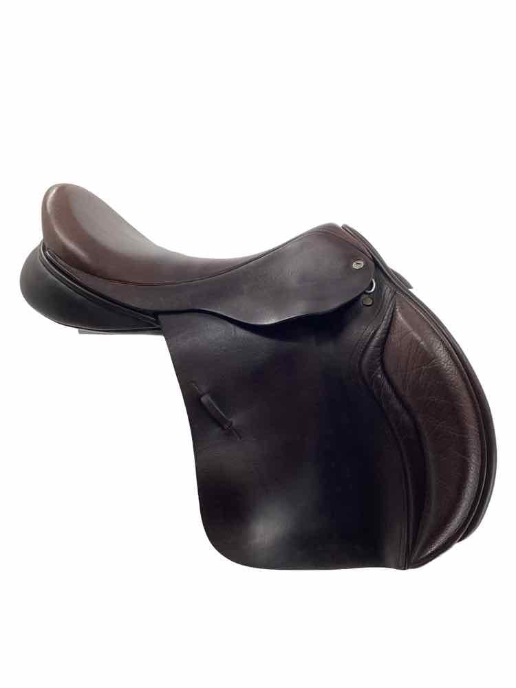 18.5" Black country Quantum used close contact saddle
