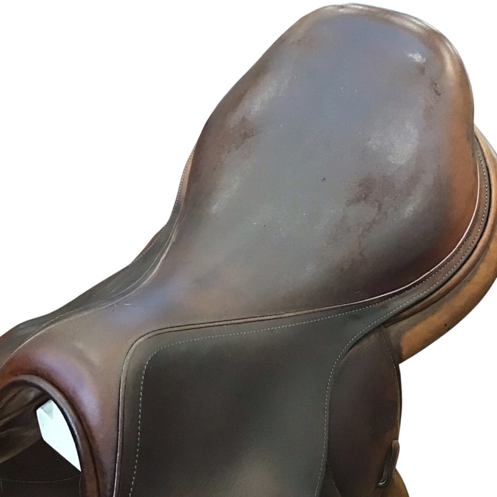 17.5" Devoucoux Chiberta Medium Used Hunter/Jumper Saddle - H