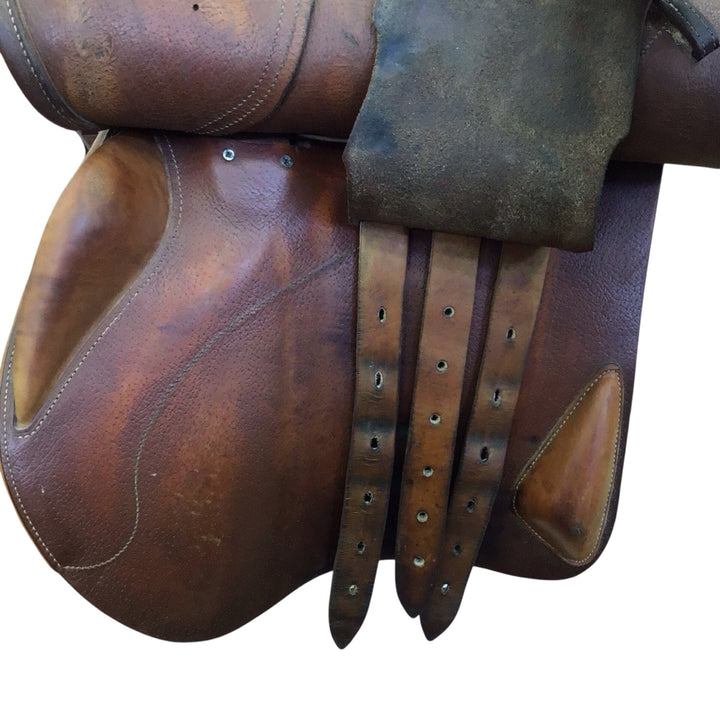 17" Devoucoux Biarritz Medium Used Hunter/Jumper Saddle - H