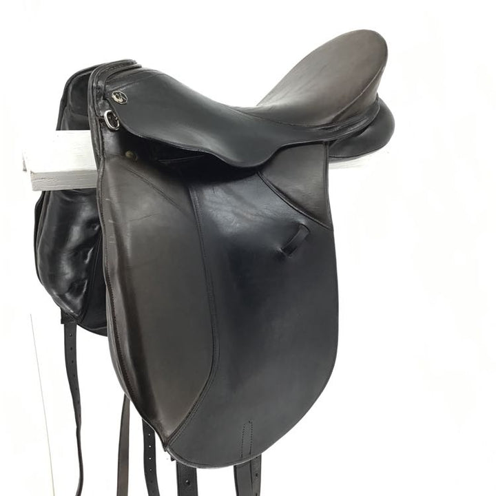 17.5" Kieffer Wein DL used dressage saddle B