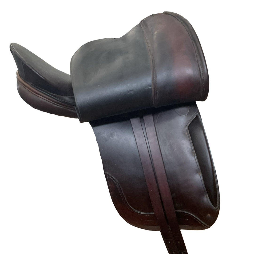 17" Thoroughbred Medium Used Dressage Saddle
