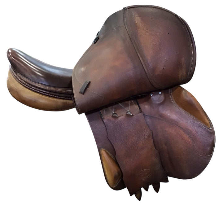 17" Devoucoux Biarritz Medium Used Hunter/Jumper Saddle - H
