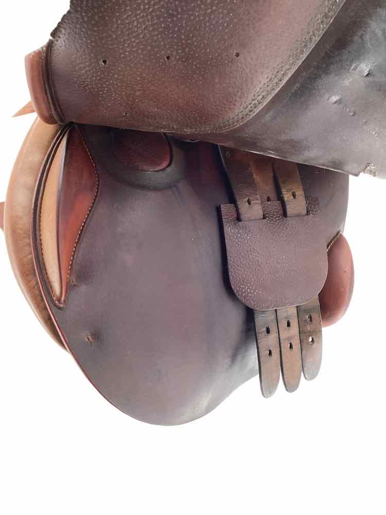 17" Luc Childeric used close contact saddle B