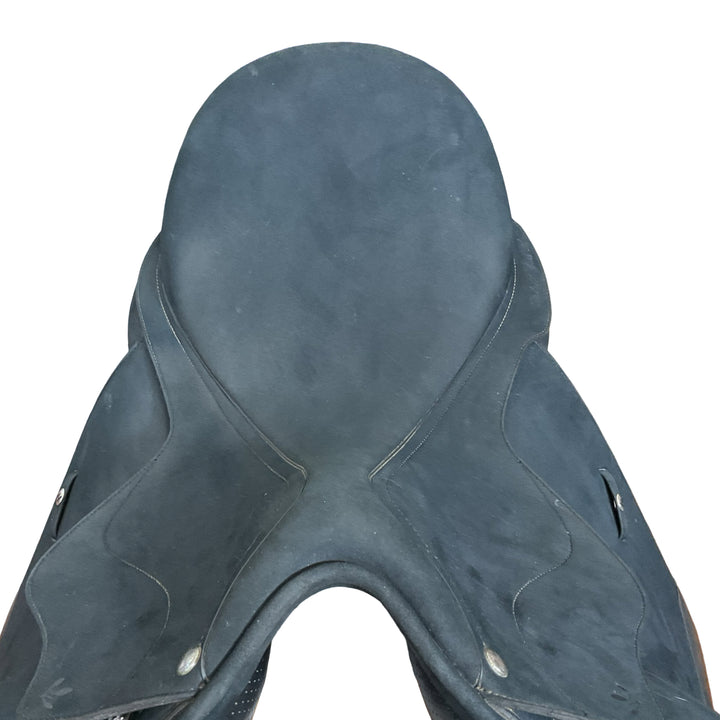 18" Wintec Isabell Icon Adjustable Used Dressage Saddle