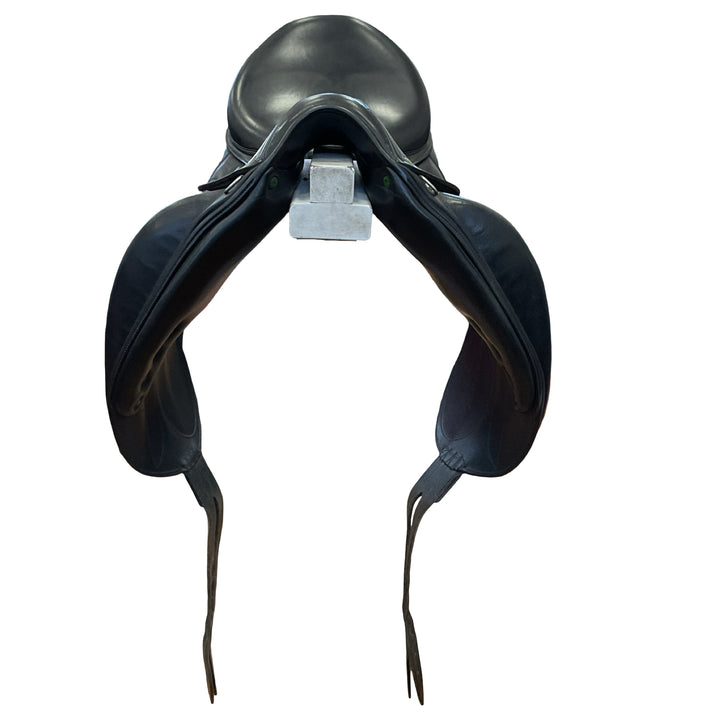 17.5" Devoucoux Makila Medium Used Dressage Saddle