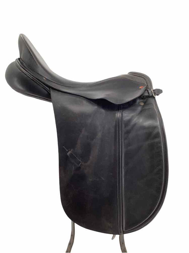 18" Albion used dressage saddle B