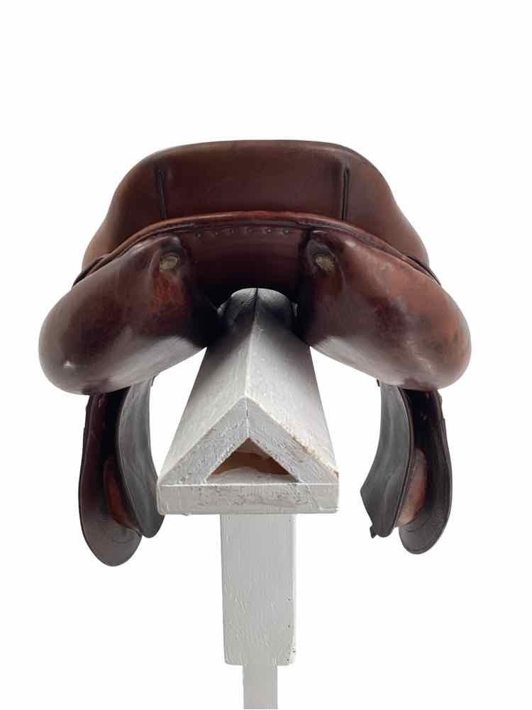 17.5" CWD used close contact saddle B