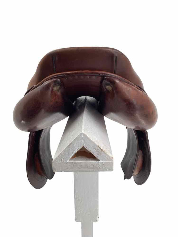17.5" CWD used close contact saddle B