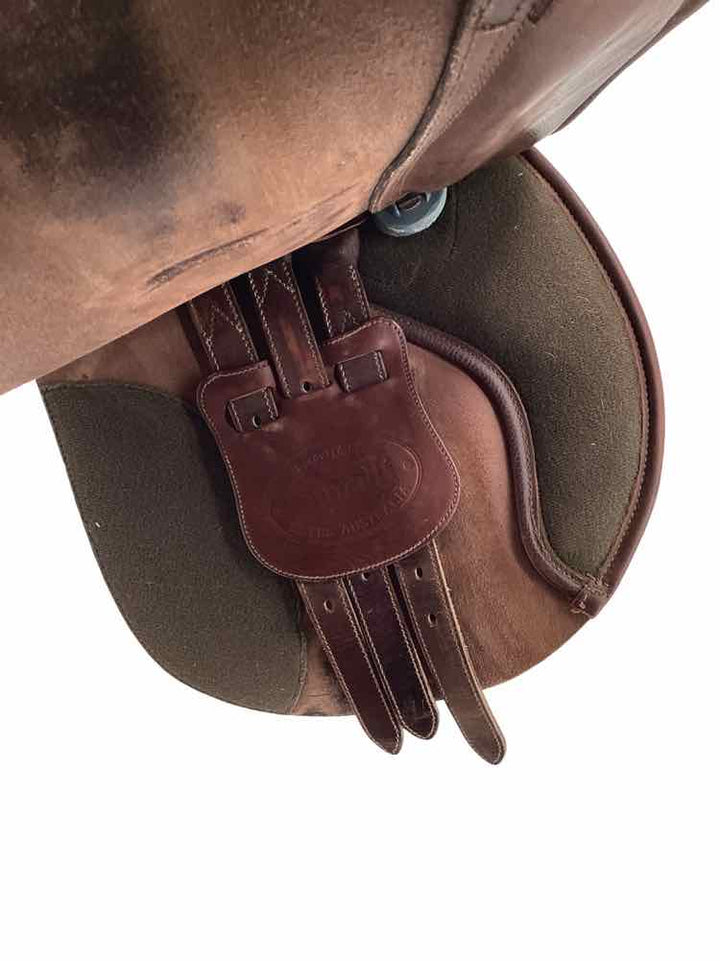 17.5" Bates used close contact saddle B
