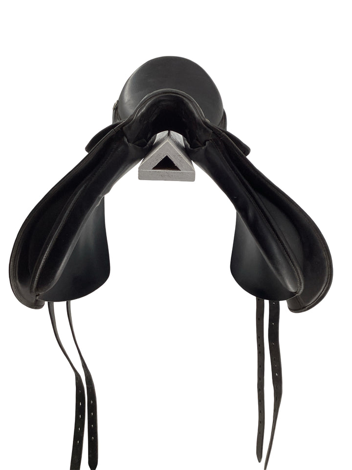 17.5" Courbette used dressage saddle