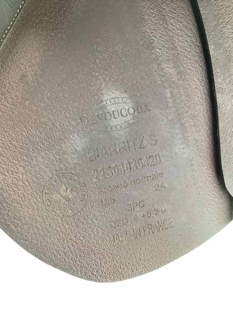 16.5" Devoucoux used close contact saddle has cover B