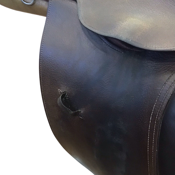 17" Beval World Cup Wide Used Hunter/Jumper Saddle - H