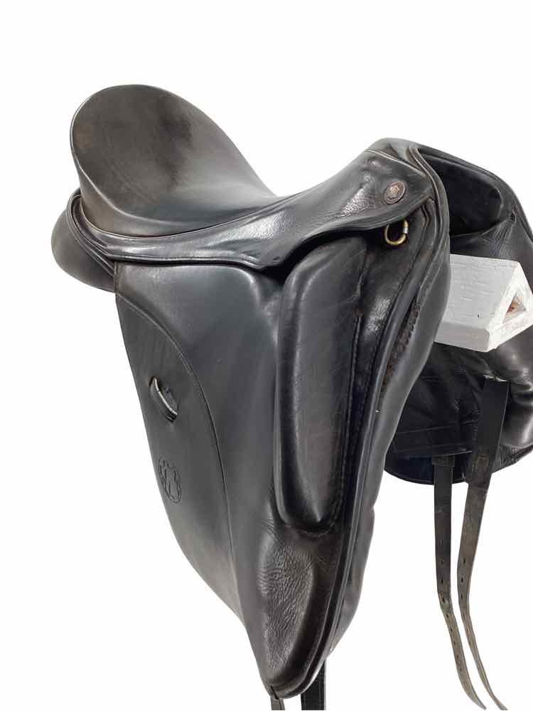 18" Henning used dressage saddle with cover B