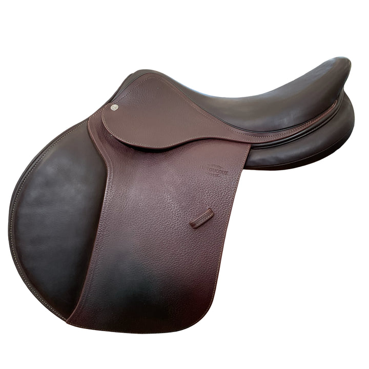 17" Devoucoux Biarritz O Medium Used Hunter/Jumper Saddle