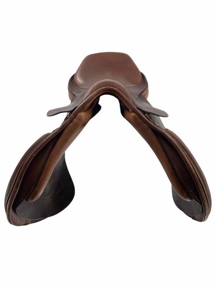 17" Beval used close contact saddle B
