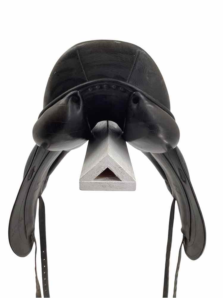 16.5" Luc Childeric used dressage saddle