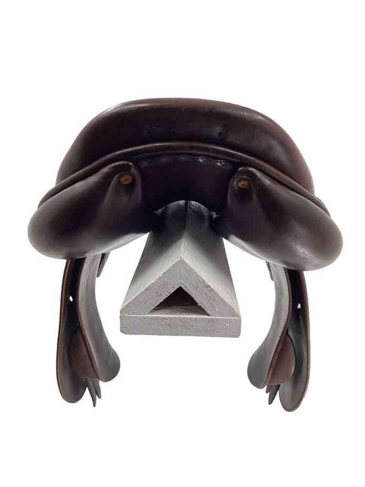 17" Luc Childrec used close contact saddle