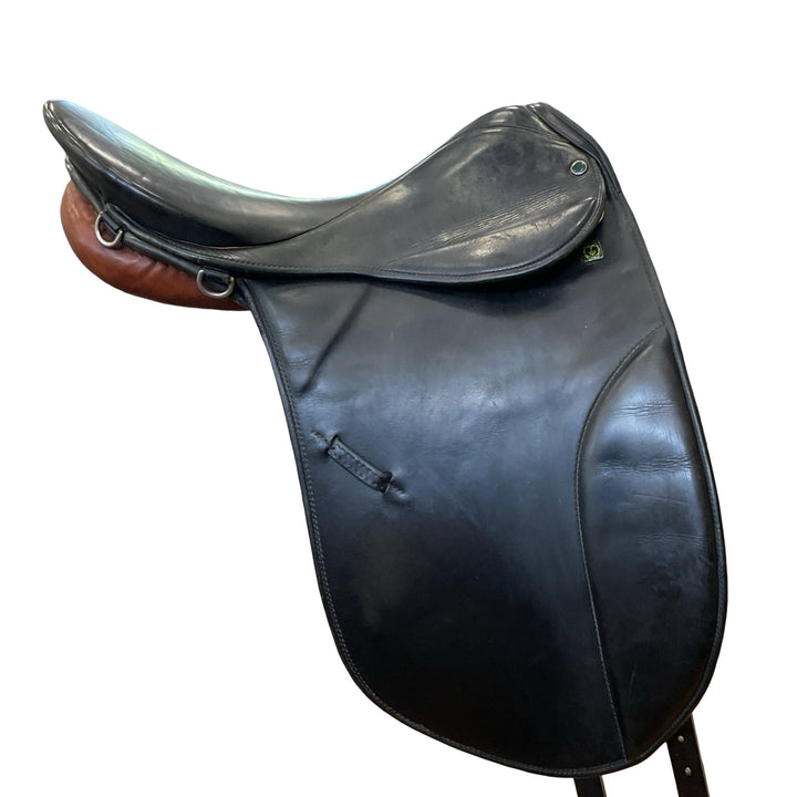 17" Stubben Romanus 31.5cm Med/Wide Used Dressage Saddle