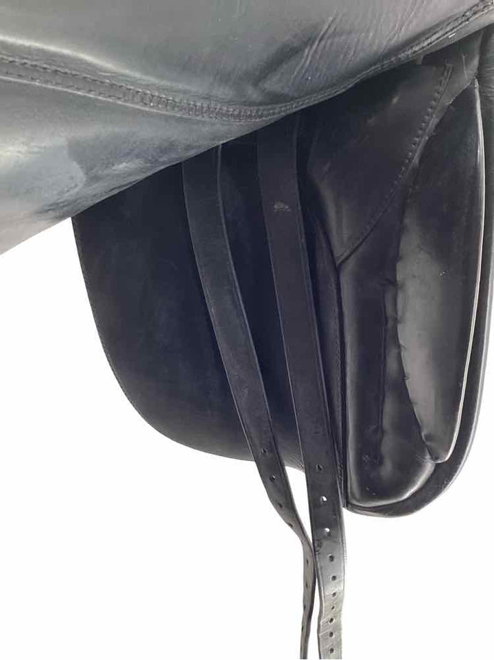 17.5" Karl Niedersuss used dressage saddle
