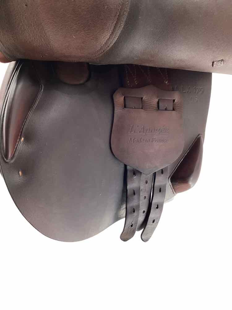 17.5" L Apogee used close contact saddle