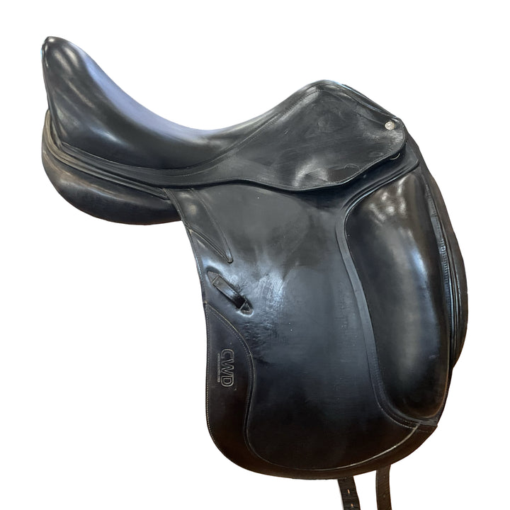 17.5" CWD SE08 Medium Used Dressage Saddle