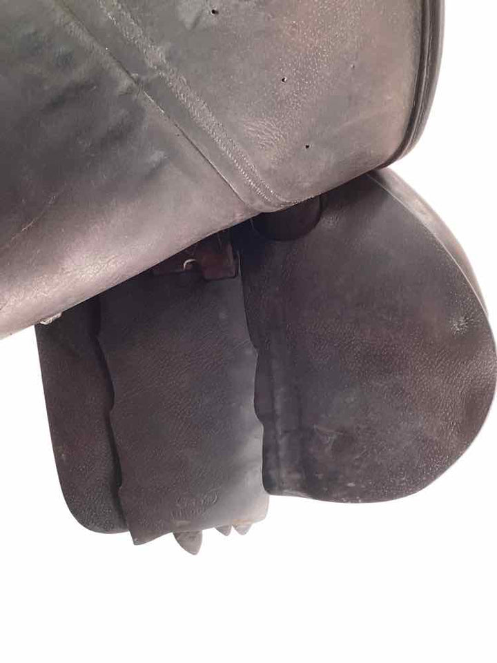 18" Devoucoux Biarritz used close contact saddle
