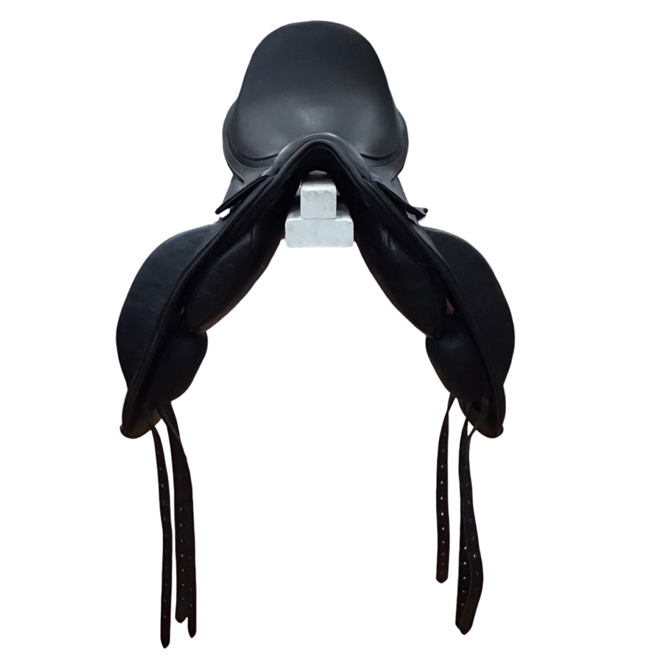 17.5" Fairfax World Class Adjustable Used Dressage Saddle - H