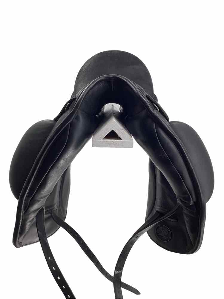 18" Custom Icon flight used monoflap dressage saddle