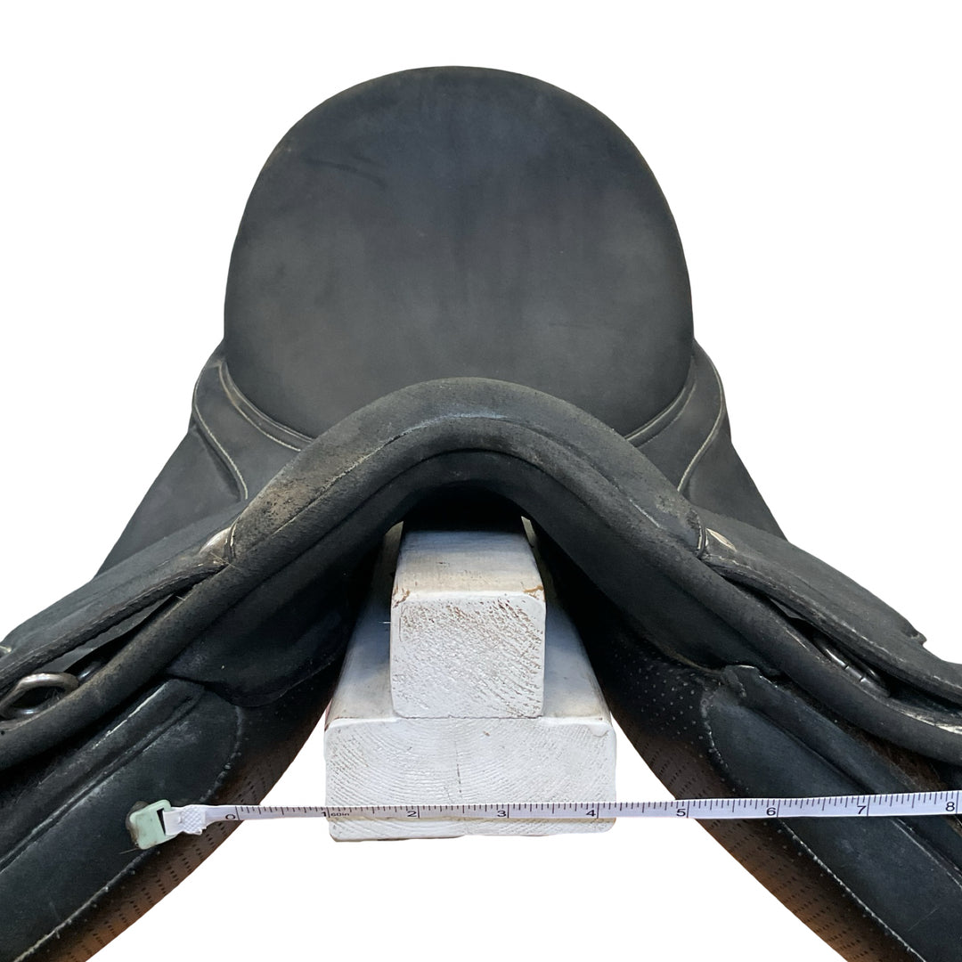 18" Wintec Isabell Adjustable Used Dressage Saddle