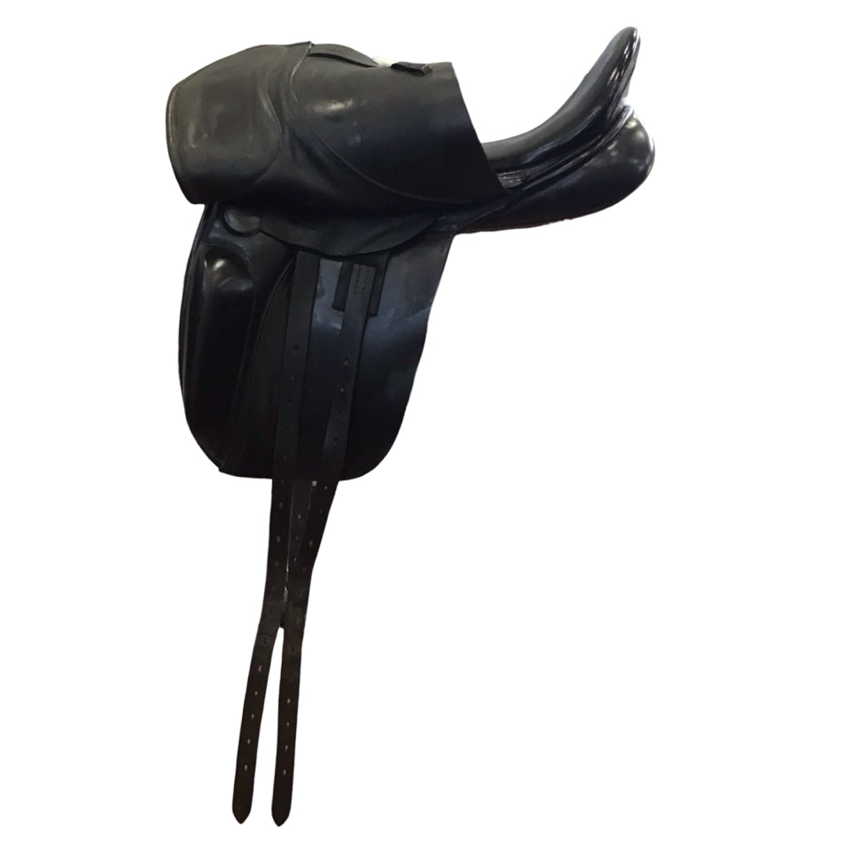 18" County Connection Medium/Wide Used Dressage Saddle - H