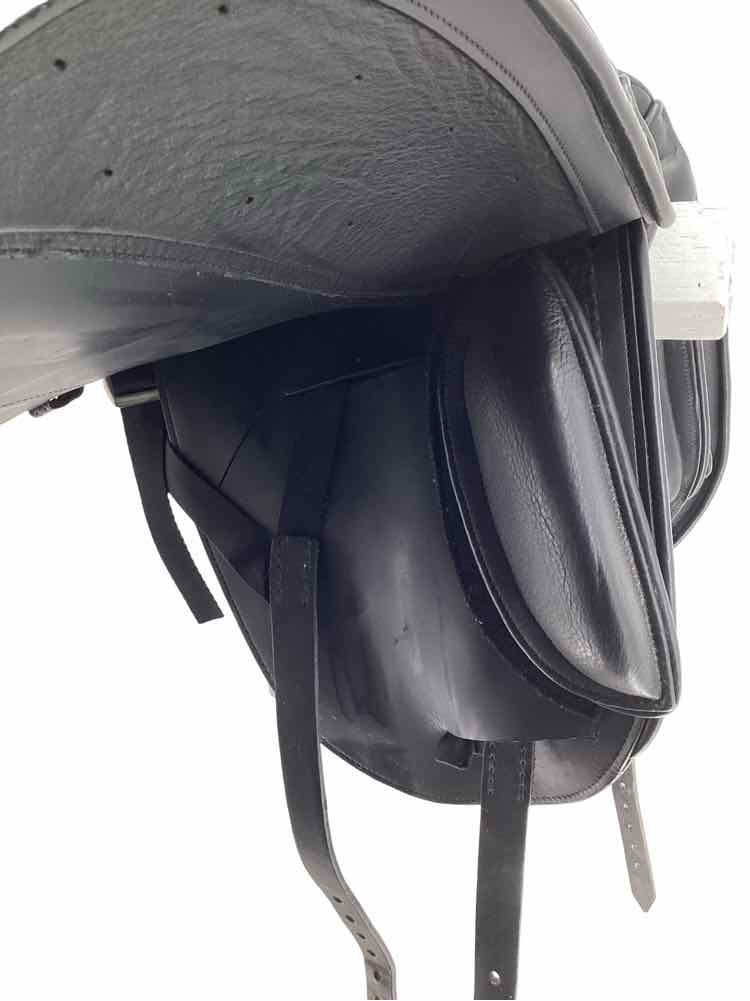 18" Jes Ride International Tango used dressage saddle fantastic shape B