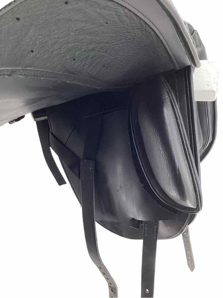 18" Jes Ride International Tango used dressage saddle fantastic shape B
