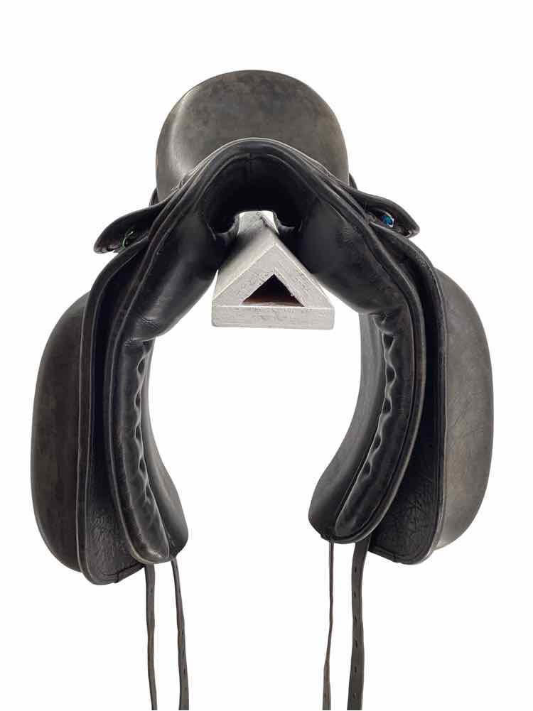 17.5" County used dressage saddle B