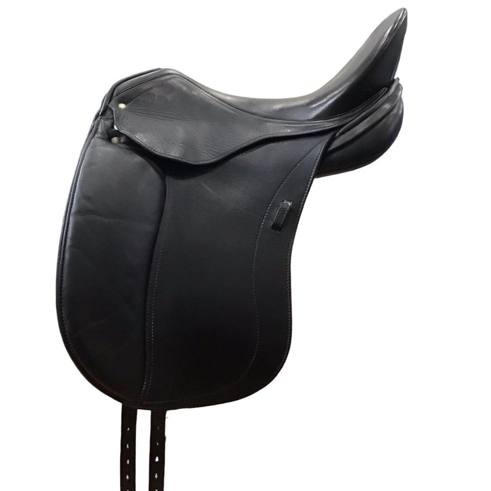 18" Schleese Triumph Wide Used Dressage Saddle - H