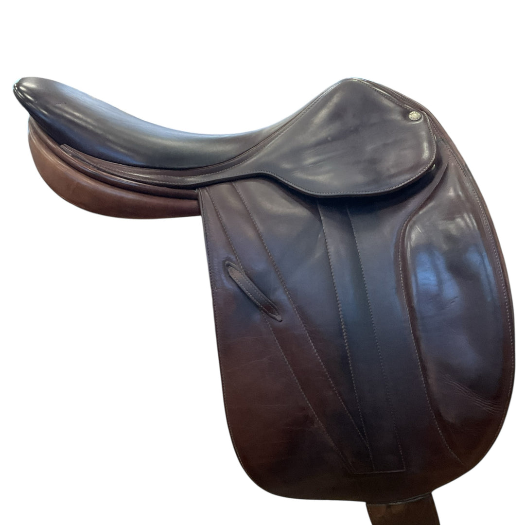 17" Butet Med/Narrow Used Dressage Saddle - H