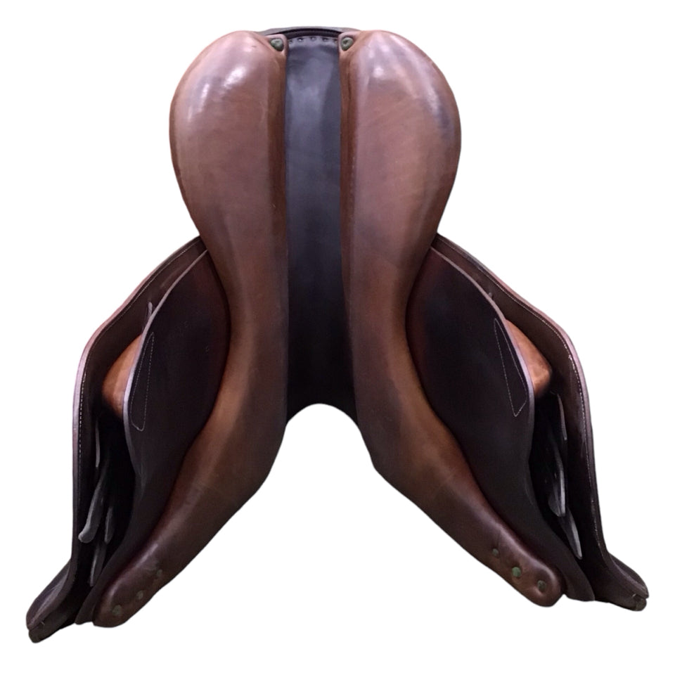 18" Devoucoux Biarritz Medium Used Hunter/Jumper Saddle - H