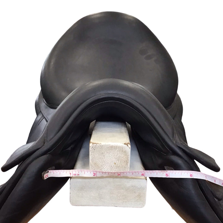 17" CWD SE08 Medium Used Dressage Saddle - H